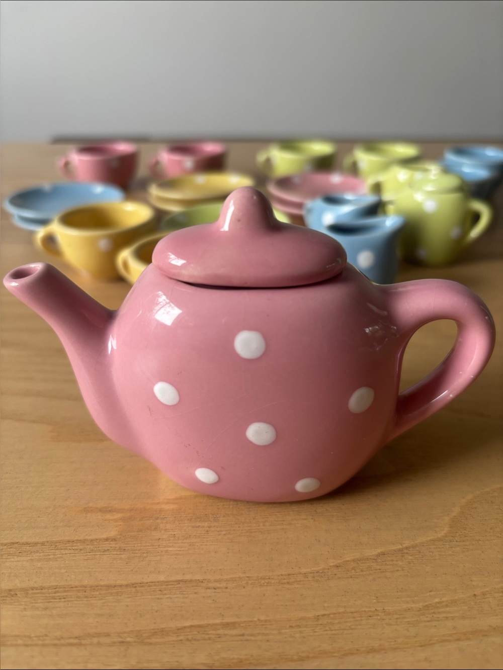 Mini Polka Dot Ceramic Teapot for kids- set de thé mini en céramique pour enfant